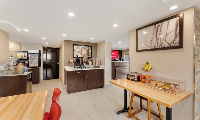 Bourbonnais Hotel | Comfortable Stay at Red Roof Inn Bourbonnais with Breakfast