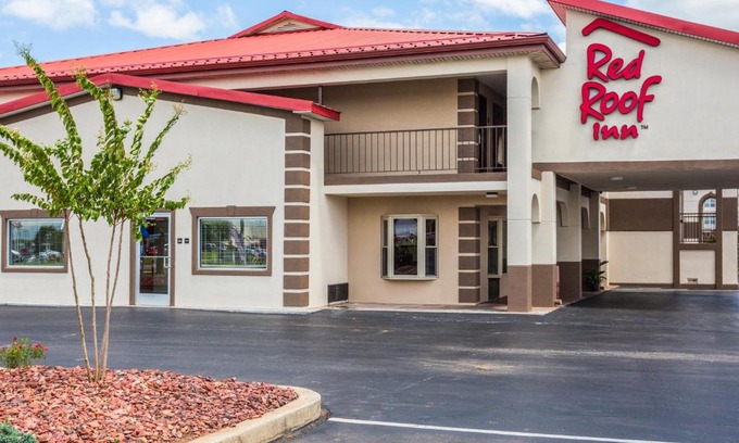 Bowling Green Hotel | Pet-Friendly Stay at Red Roof Inn Bowling Green