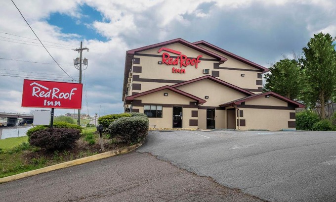 Bristol Hotel | Explore Comfort at Red Roof Inn Bristol - Pet Friendly Stay