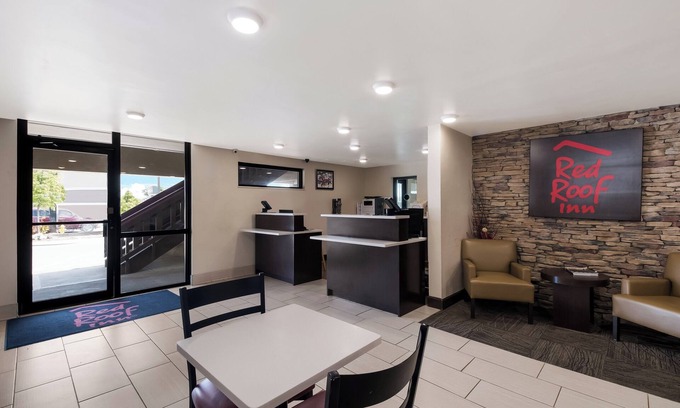 Graysville Hotel | Pet-Friendly Red Roof Inn Chattanooga with Spa & Dining
