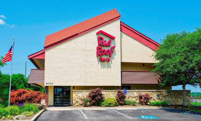 Chesapeake Hotel | Convenient Stay at Red Roof Inn Chesapeake Conference Center