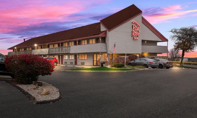 Independence Hotel | Budget-Friendly Stay at Red Roof Inn Cleveland - Independence