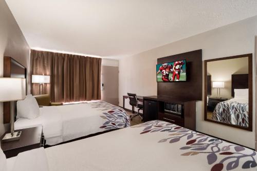 West Columbia Hotel | Convenient Red Roof Inn Columbia, SC - Pet Friendly Stays