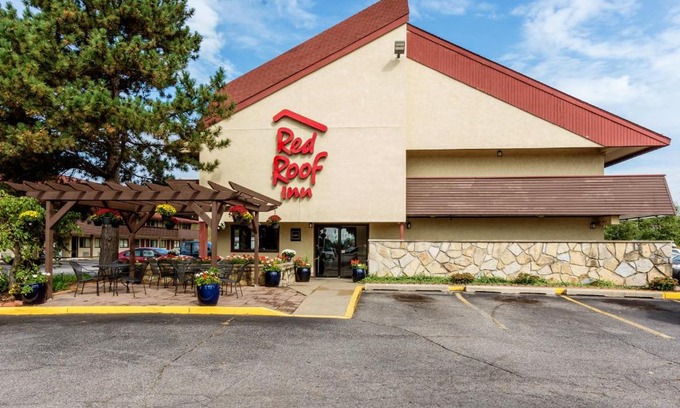 Grand Rapids Hotel | Convenient Red Roof Inn near Grand Rapids Airport