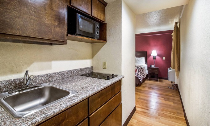 North Shore Hotel | Comfortable Stay at Red Roof Inn Houston East with Pool