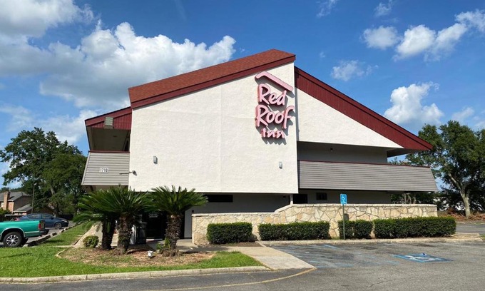 Lafayette Hotel | Pet-Friendly Stay at Red Roof Inn Lafayette, LA