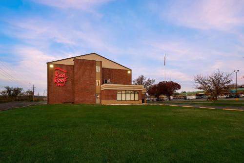 Martinsburg Hotel | Pet Friendly Red Roof Inn Martinsburg with Great Amenities