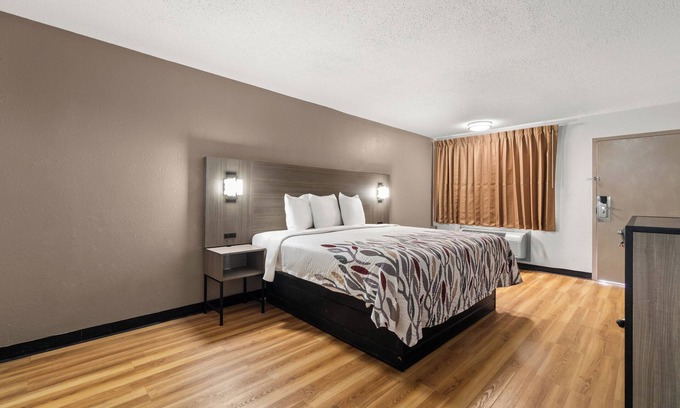 Whitehaven Hotel | Convenient Stay at Red Roof Inn Memphis - Airport