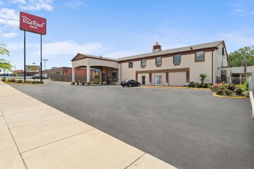 Whitehaven Hotel | Convenient Stay at Red Roof Inn Memphis - Airport