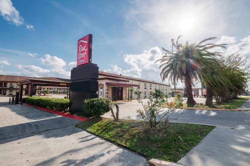 Morgan City Hotel | Pet-Friendly Retreat at Red Roof Inn Morgan City