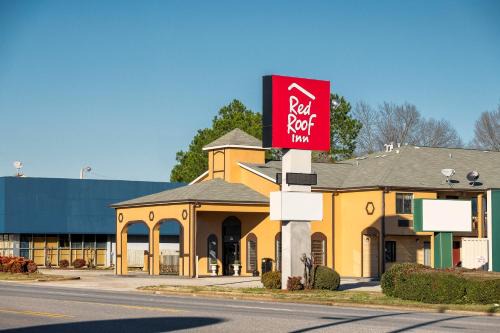 Muscle Shoals Hotel | Discover Red Roof Inn Muscle Shoals: Pet-Friendly Comfort