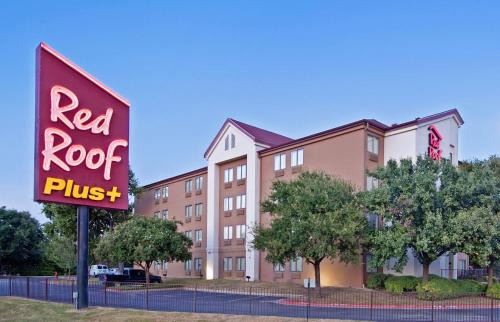Franklin Park Hotel | Pet-Friendly Retreat at Red Roof Inn PLUS+ Austin South