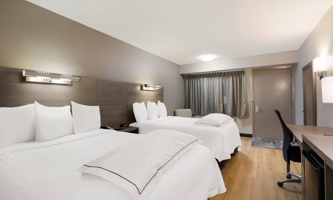Naperville Hotel | Convenient Red Roof Inn PLUS+ in Naperville, Chicago