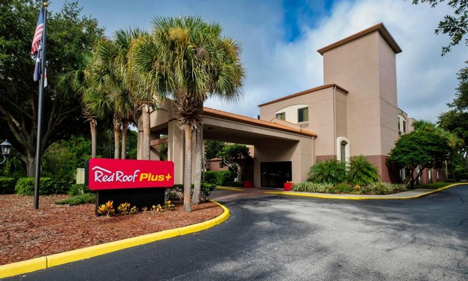 Palm Coast Hotel | Comfortable Stay at Red Roof Inn PLUS+ Palm Coast with Pool