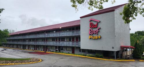 Monroeville Hotel | Convenient Stay at Red Roof Inn PLUS+ Pittsburgh East