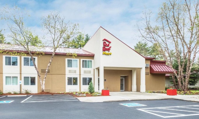 South Deerfield Hotel | Cozy Red Roof Inn PLUS+ South Deerfield - Family Friendly Stay