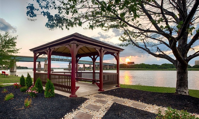 Secaucus Hotel | Comfortable Stay at Red Roof Inn PLUS+ Secaucus - NYC