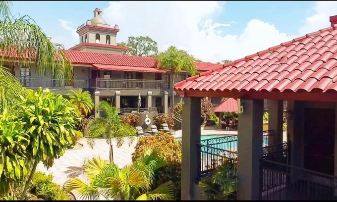Terrace Park Hotel | Pet-Friendly Red Roof Inn PLUS & Suites Tampa with Pool