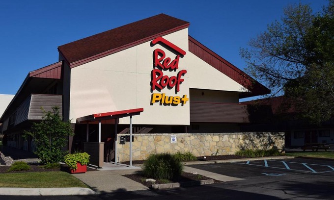 Amherst Hotel | Pet-Friendly Retreat at Red Roof Inn PLUS+ Buffalo Amherst