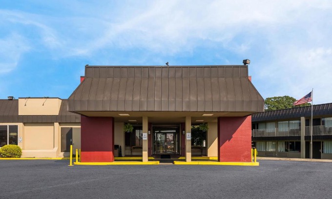 Reading Hotel | Pet-Friendly Comfort at Red Roof Inn Reading
