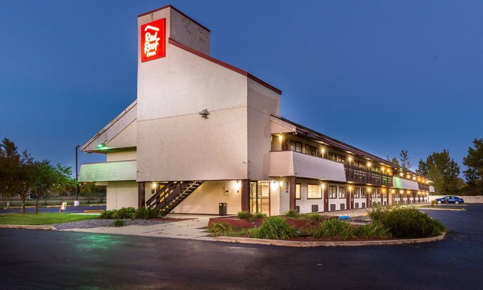 Saginaw Hotel | Budget-Friendly Stay at Red Roof Inn Saginaw - Frankenmuth