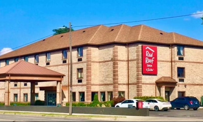 Melvindale Hotel | Comfortable Stay at Red Roof Inn & Suites Detroit