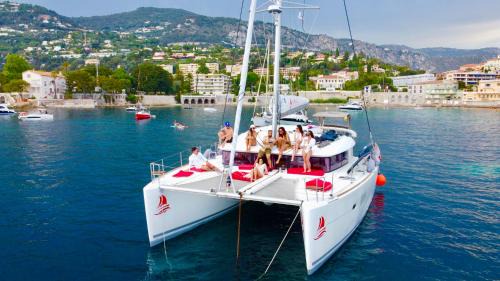 Monaco Boat Rental | Family-Friendly Retreat at Red Sail - Rated 8/10 by Guests