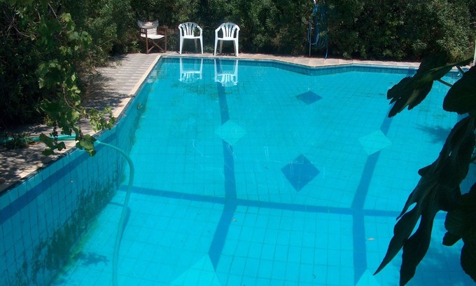Chios House | Discover Red Sun: Family-Friendly with Pool & Breakfast