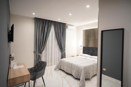 Lago Patria Hotel | Cozy REDAMARE SUITE with Breakfast & Hot Tub Amenities