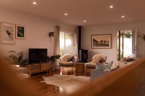 Bicheno House | Redbill Surf Shack - SO Close to Redbill Beach!