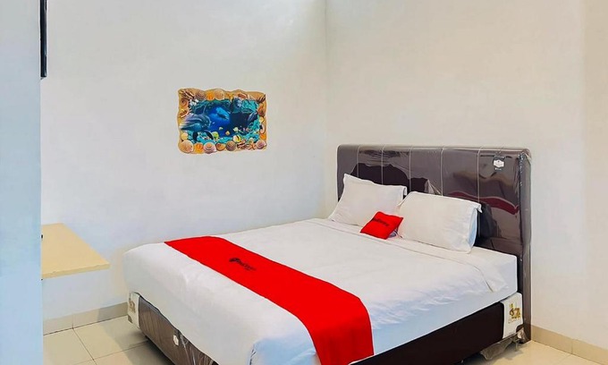 Kabanjahe Hotel | Budget-Friendly Family Stay at RedDoorz Damai Guest House