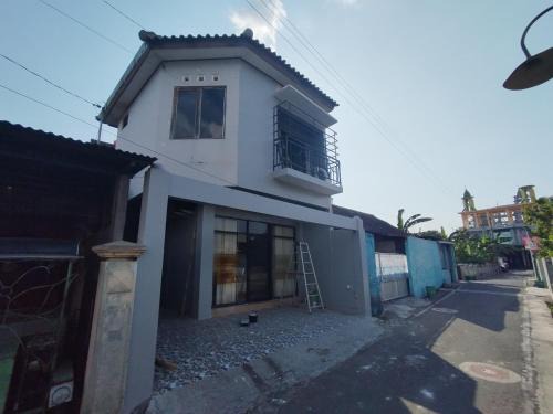 Colomadu Hotel | Family-Friendly Retreat at RedDoorz DeAmartaLoka Solo