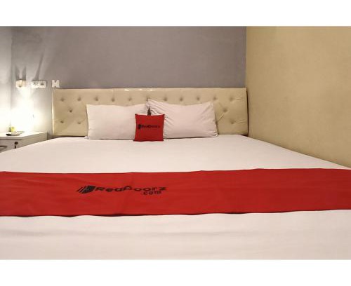 Sidoarjo Hotel | Pet-Friendly Deluxe Suite with Family Amenities Awaiting You