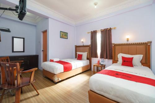 Parapat Hotel | Budget-Friendly Stay at RedDoorz @ Parapat with Breakfast