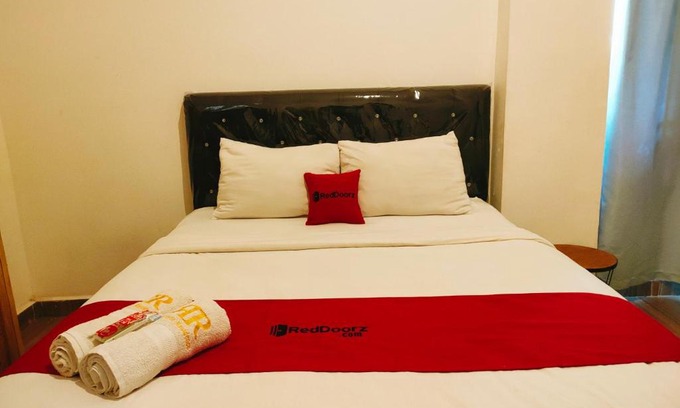 Suko Manunggal Hotel | Family-Friendly Stay at RedDoorz Sukomanunggal Surabaya