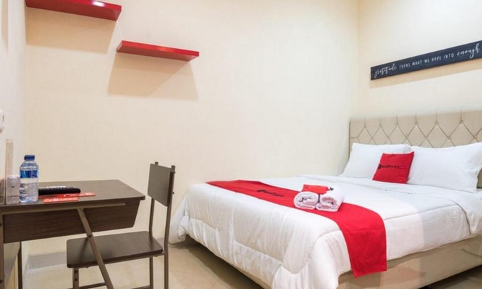 Jakarta House | Discover RedDoorz At Tebet Barat 2 - Family-Friendly Stay