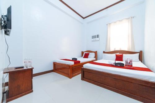 Barangay Poblacion Hotel | Cozy Stay at RedDoorz @ D Maagma Street for Families