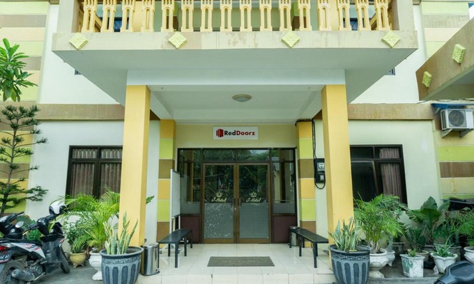 Ende House | Discover RedDoorz @ Gatot Subroto Ende with Free Breakfast