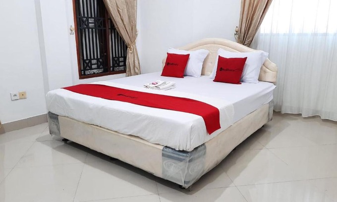 Kotaraja Hotel | Discover RedDoorz @ Gerson Hotel Abepura - Family Friendly Stay
