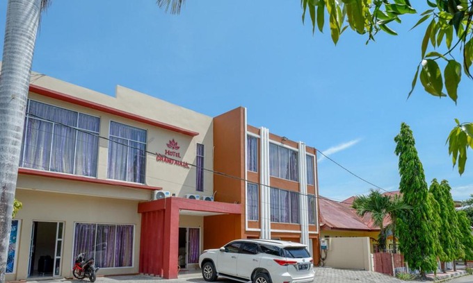 Majene Hotel | Family-Friendly Retreat at RedDoorz @ Hotel Grand Aulia Majene