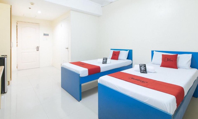Mandaue Hotel | Comfortable Stay at RedDoorz @ Insular Square Mandaue City