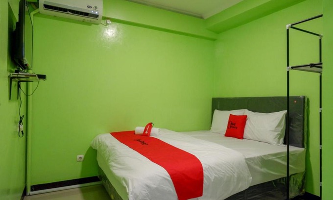 Semarang Hotel | Budget-Friendly Stay at RedDoorz @ Jalan Gatot Subroto