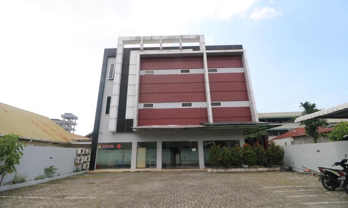 Medan House | Family-Friendly Stay at RedDoorz @ Jalan Krakatau Medan