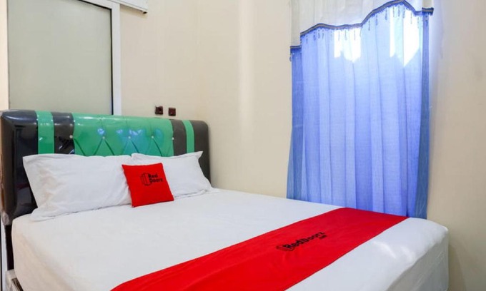Kendal Hotel | Budget-Friendly Family Stay at RedDoorz Kendal