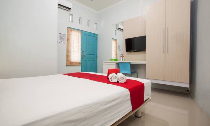Madiun House | Discover RedDoorz @ Kartohardjo Madiun with Breakfast Included