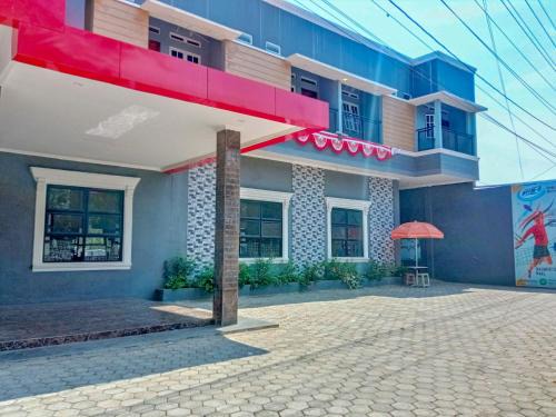 Tegal Hotel | RedDoorz Near Alun Alun Slawi