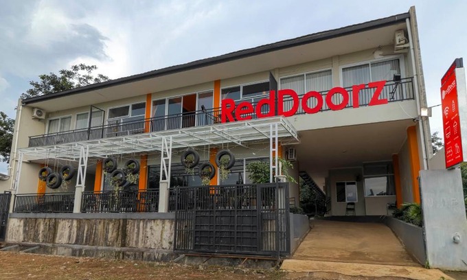 Bogor Timur House | Budget-Friendly Stay at RedDoorz Near Exit Toll Bogor