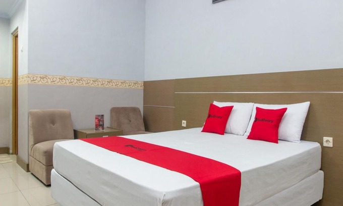 Pangandaran Hotel | Ideal Getaway at RedDoorz near Goa Panggung with Breakfast