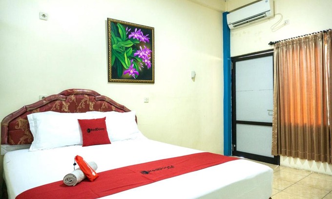 Ende House | Budget-Friendly Stay at RedDoorz Near H. Hasan Airport