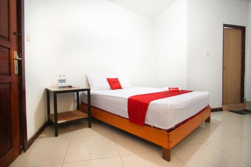 Kotaraja House | Family-Friendly Stay at RedDoorz near Mal Abepura